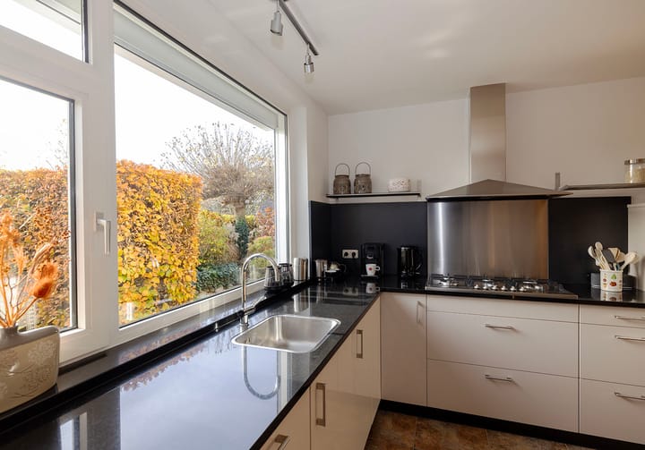 Foto 15 van Leliestraat 9