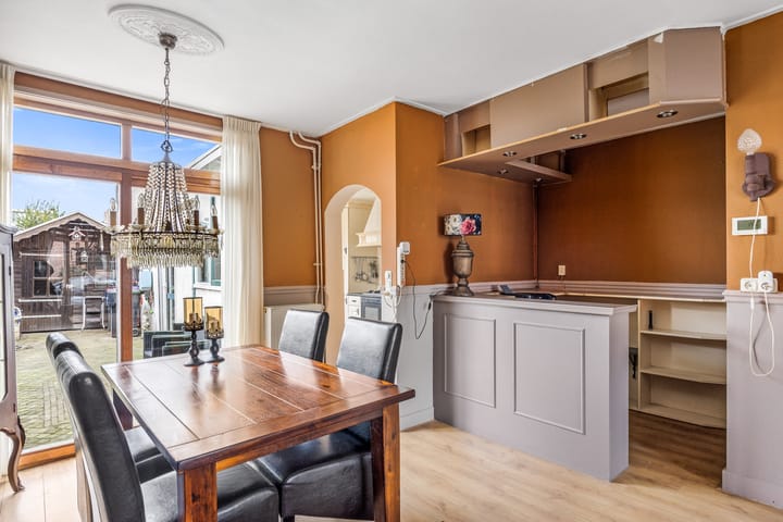 Photo 10 of Leliestraat 25