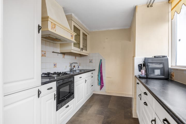 Photo 11 of Leliestraat 25