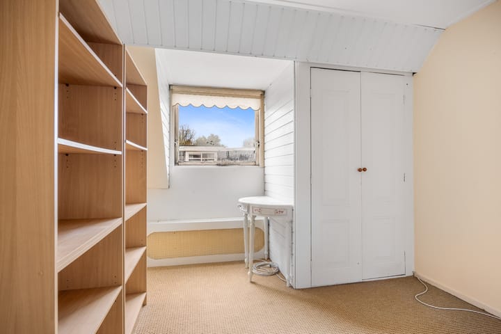 Photo 17 of Leliestraat 25