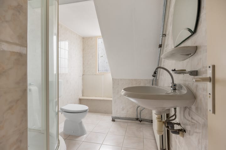 Photo 20 of Leliestraat 25