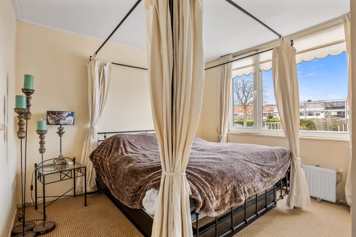 Photo 22 of Leliestraat 25