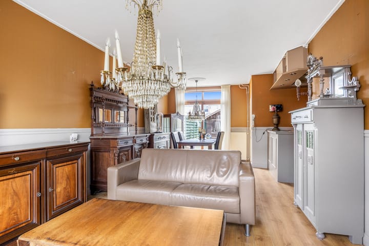 Photo 6 of Leliestraat 25