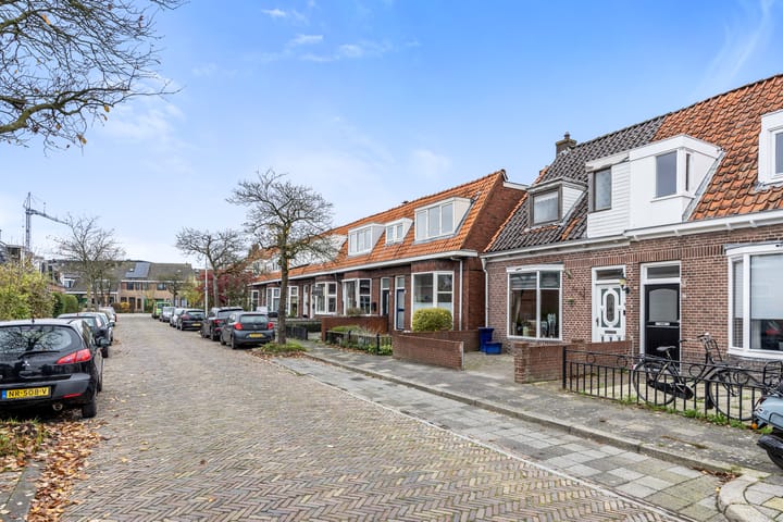 Photo 3 of Leliestraat 25