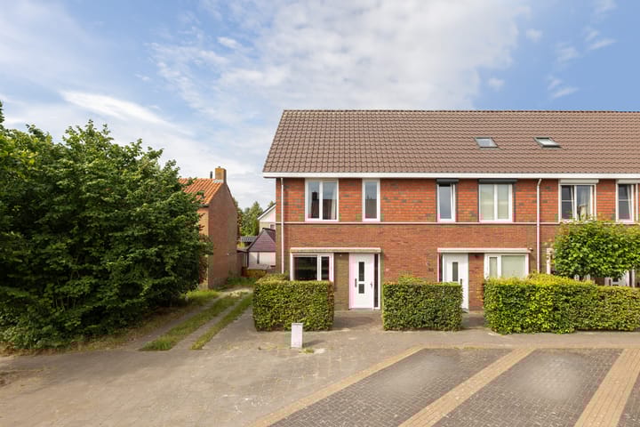 Photo 2 of Dr. H.J. Olthuisstraat 12