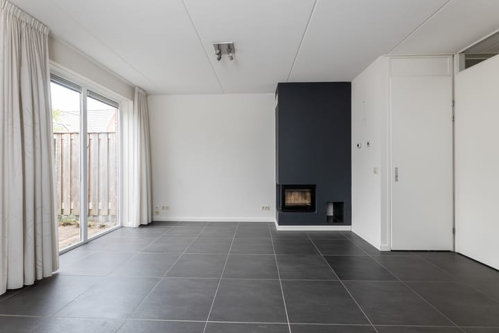 Photo 11 of Dr. H.J. Olthuisstraat 12