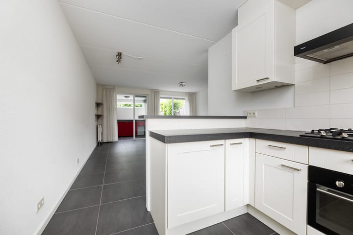 Photo 10 of Dr. H.J. Olthuisstraat 12