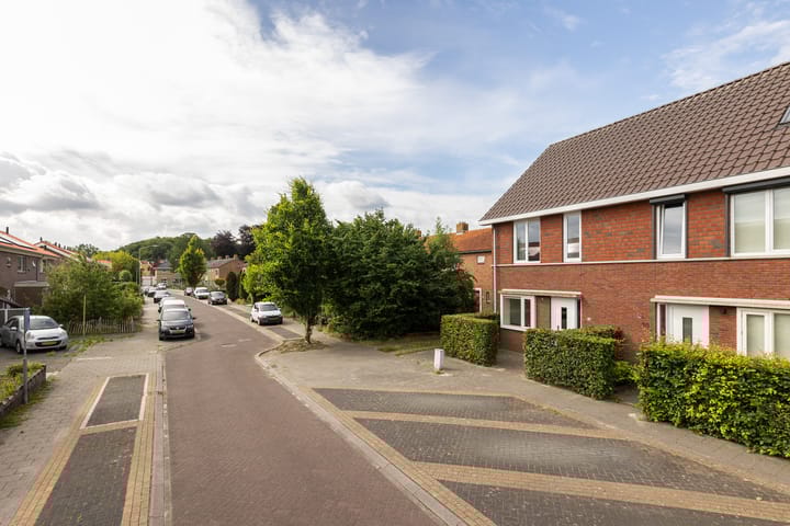 Photo 3 of Dr. H.J. Olthuisstraat 12