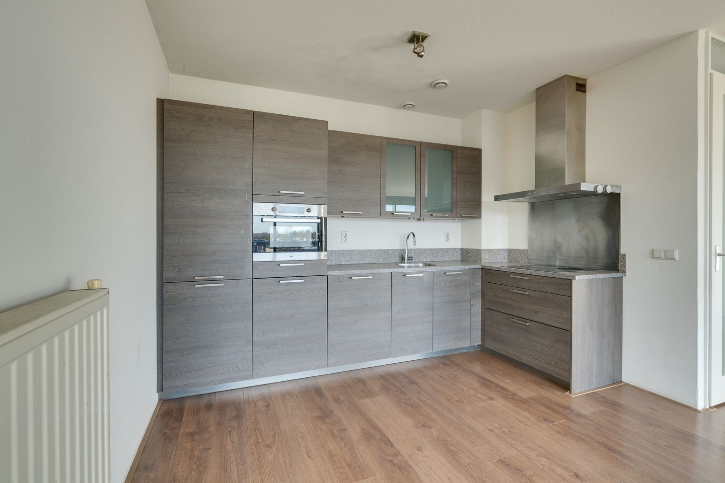 Photo 20 of Emmy Andriessestraat 379