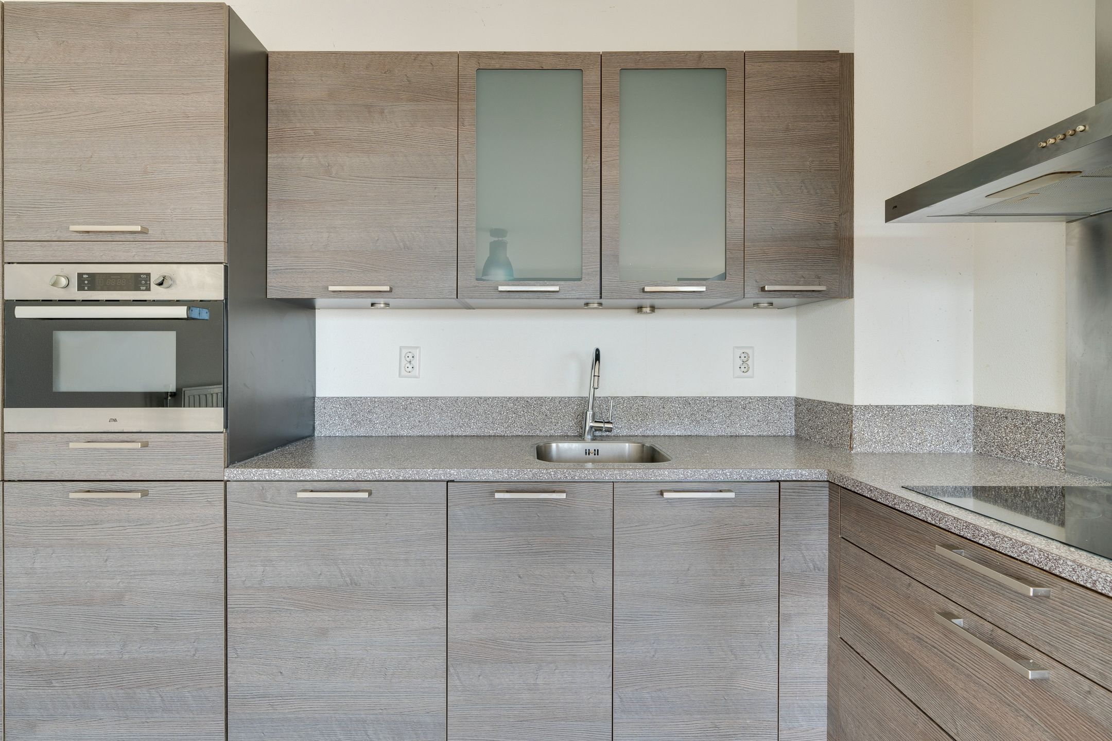 Photo 24 of Emmy Andriessestraat 379