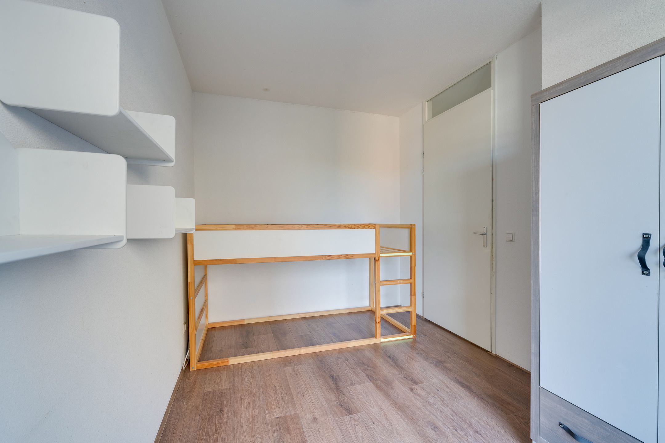 Photo 36 of Emmy Andriessestraat 379