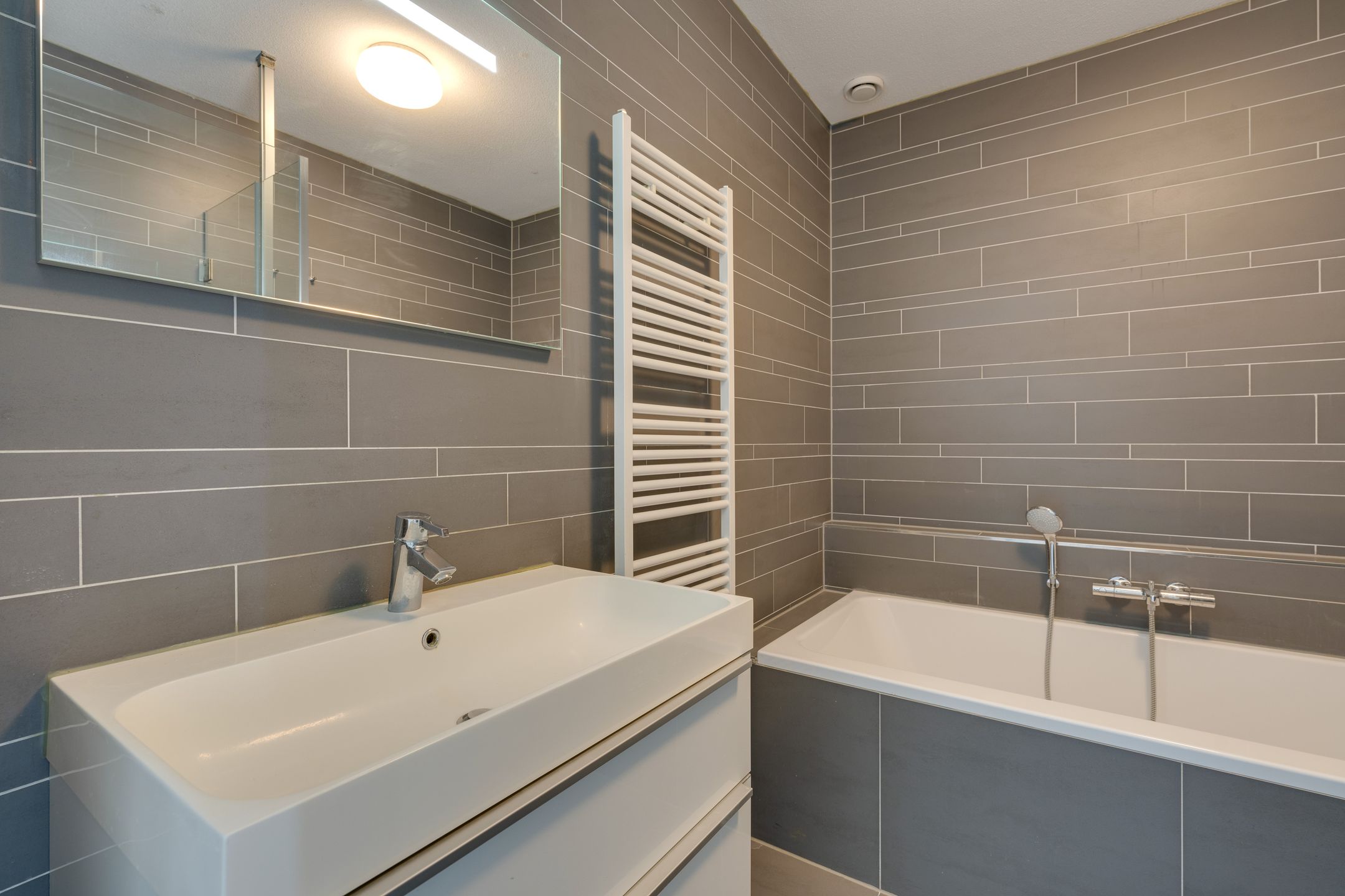 Photo 39 of Emmy Andriessestraat 379