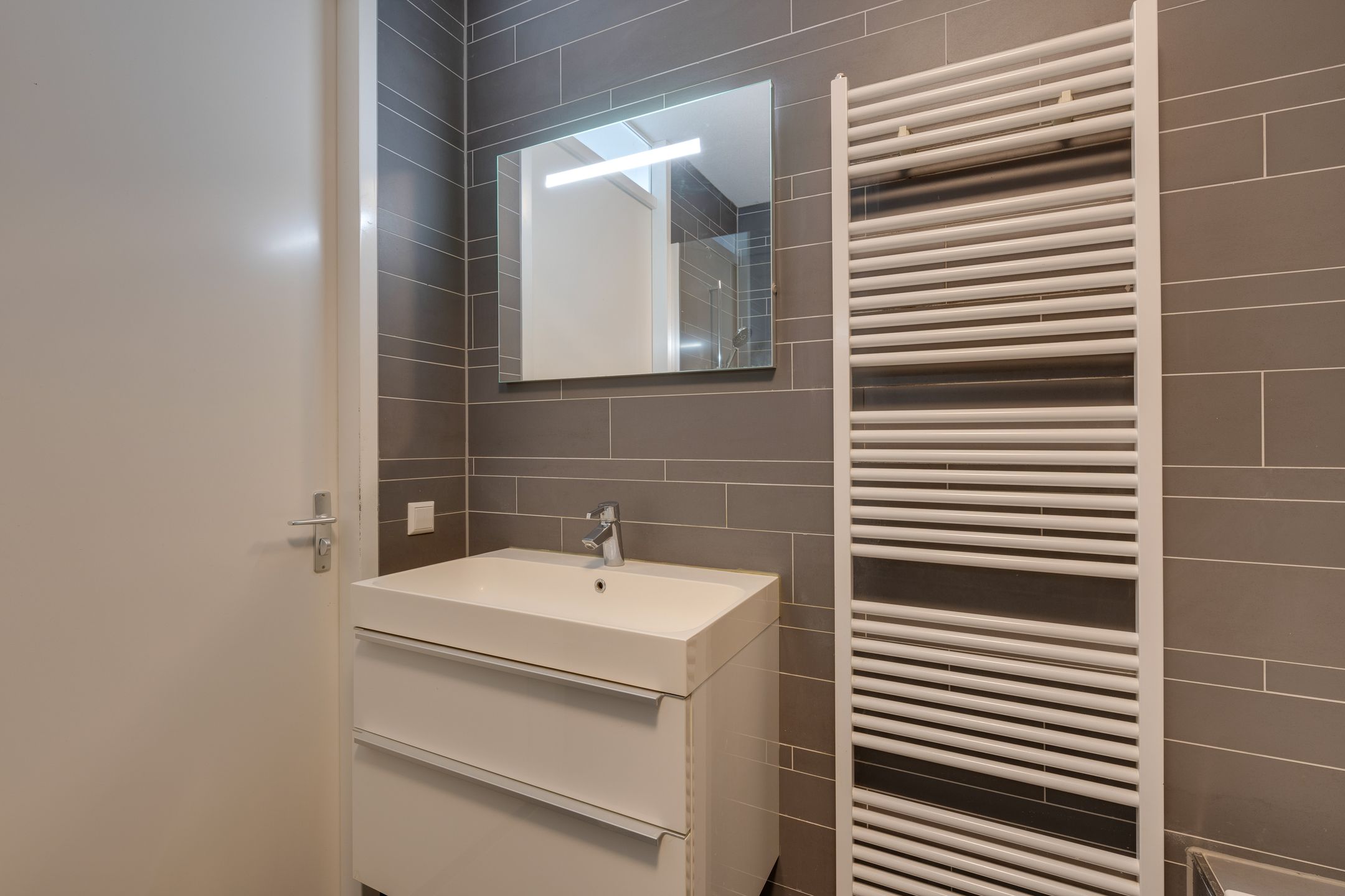 Photo 42 of Emmy Andriessestraat 379