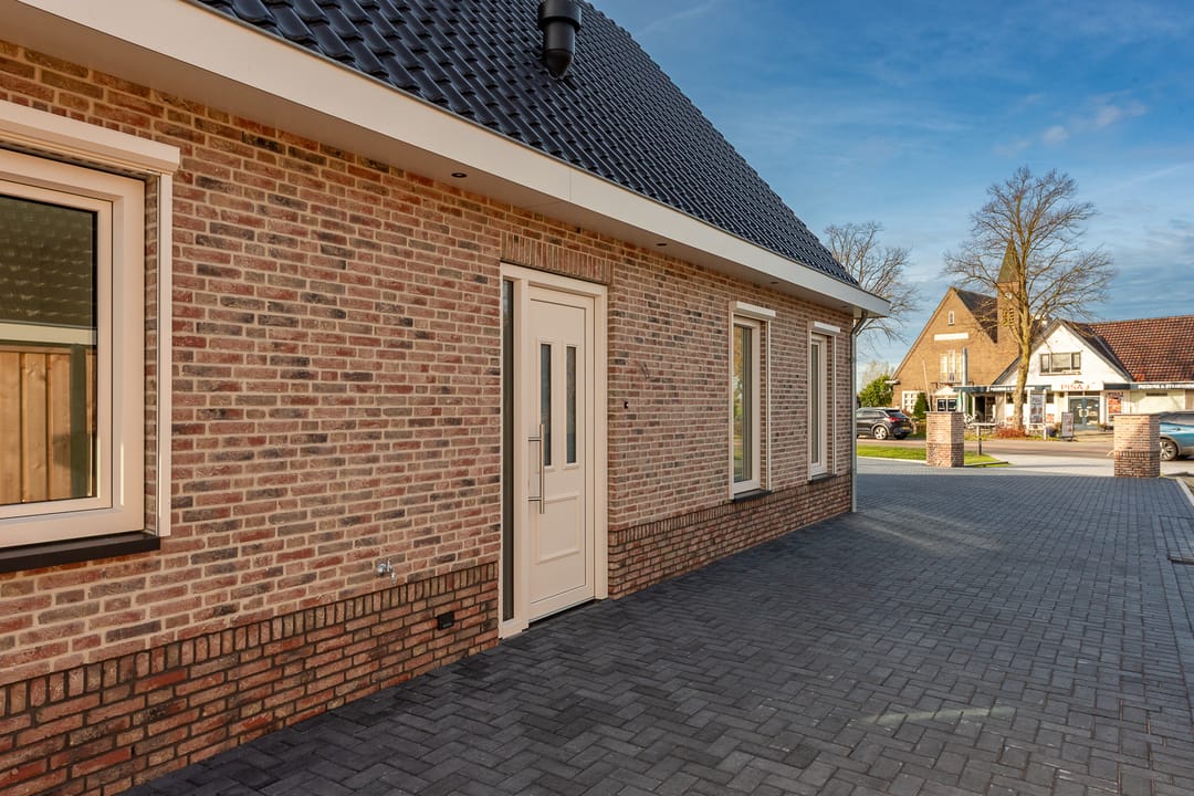 Photo 16 of Zuiderzeestraatweg 239-A