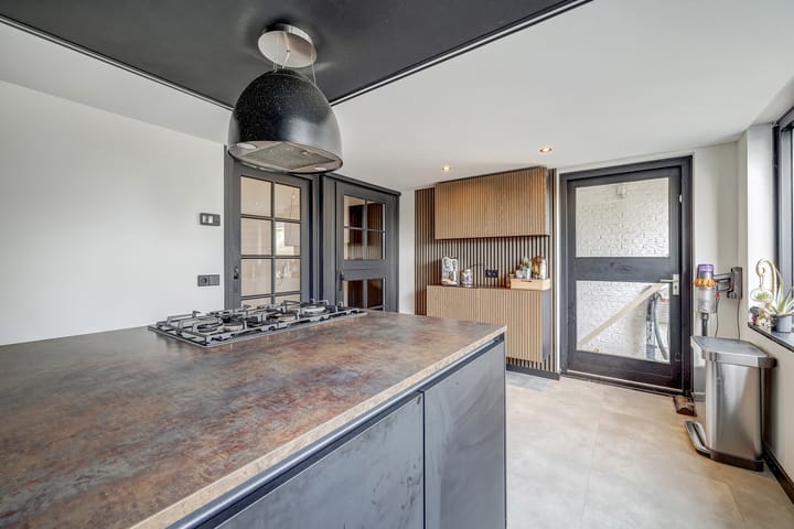 Photo 10 of Driegaardsestraat 12