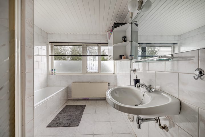 Photo 20 of Driegaardsestraat 12