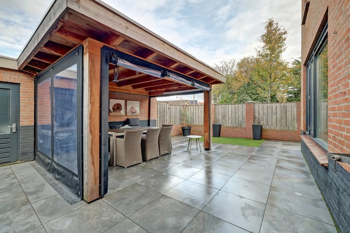 Photo 31 of Hertog Janstraat 1