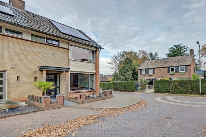 Photo 34 of Hertog Janstraat 1