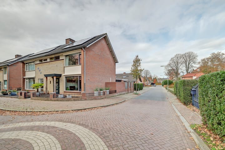 Photo 35 of Hertog Janstraat 1