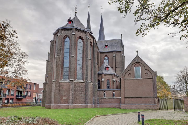 Photo 38 of Hertog Janstraat 1