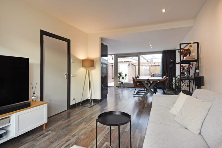 Photo 18 of Trompstraat 29