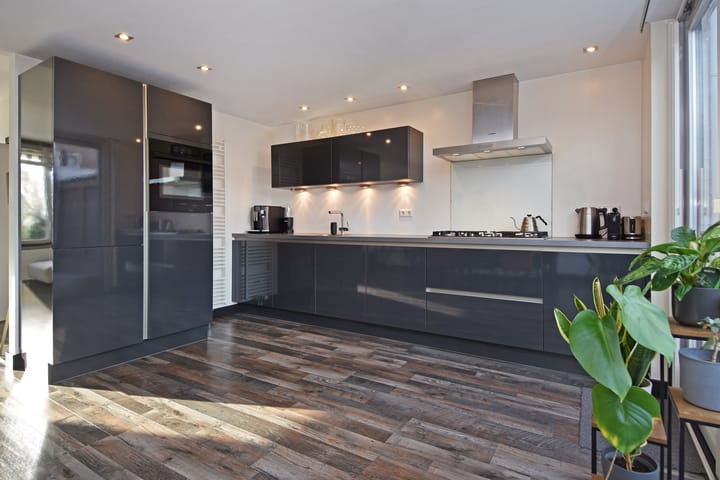 Photo 22 of Trompstraat 29