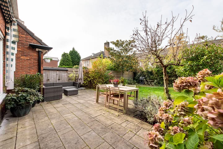 Foto 14 van Van Riebeecklaan 50