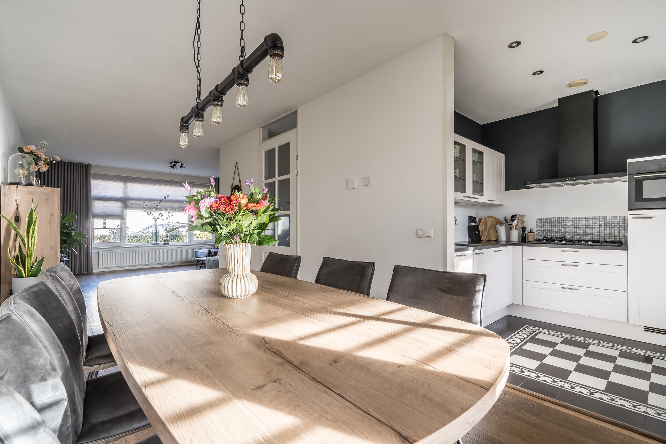 Photo 3 of Walestraat 9