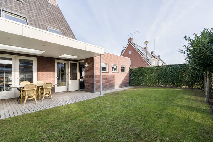 Photo 4 of Walestraat 9