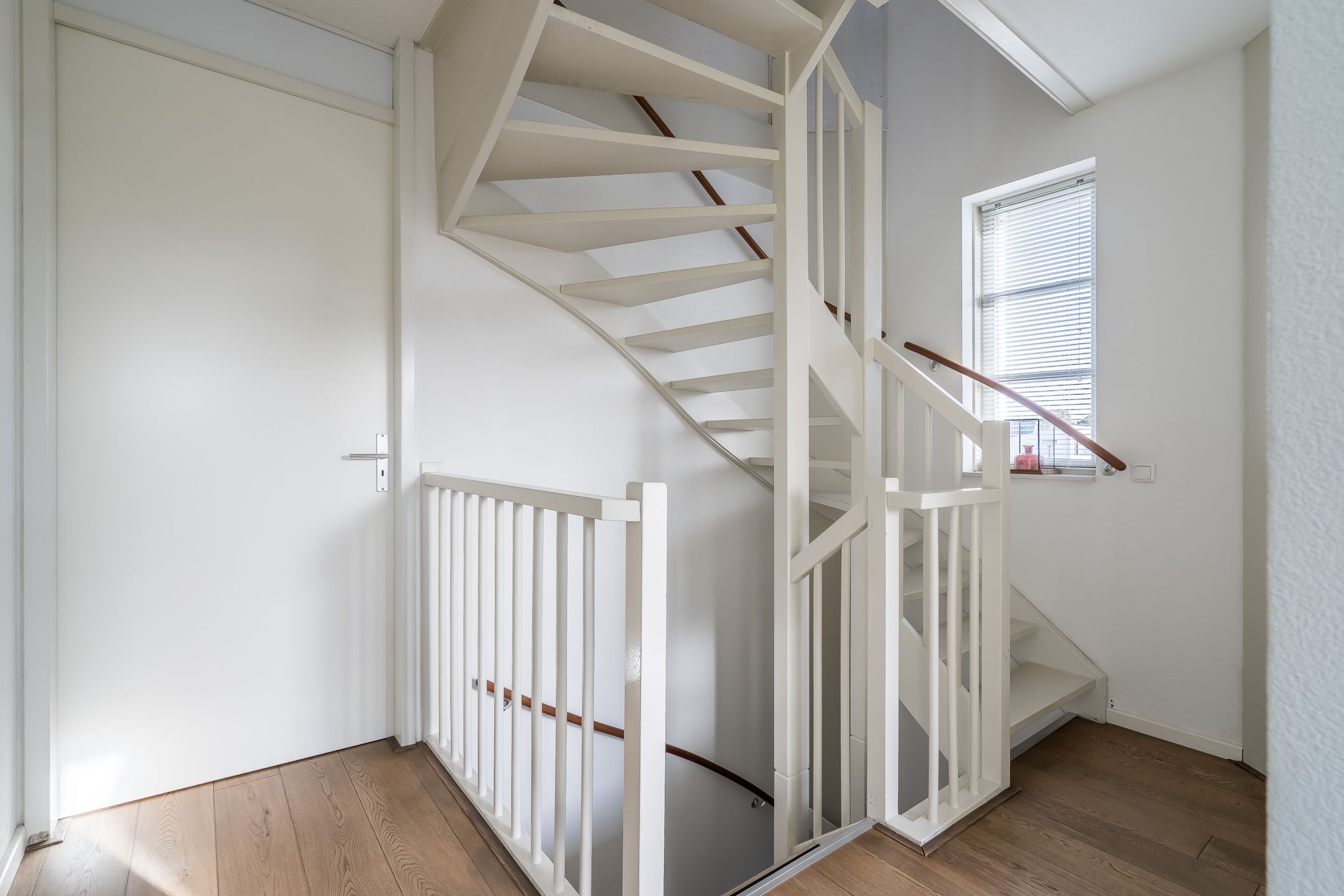 Photo 15 of Walestraat 9