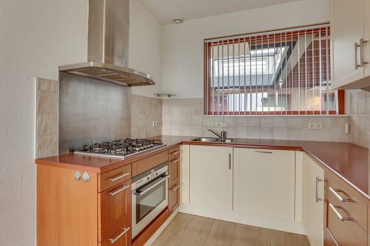 Foto 11 van Porporastraat 180