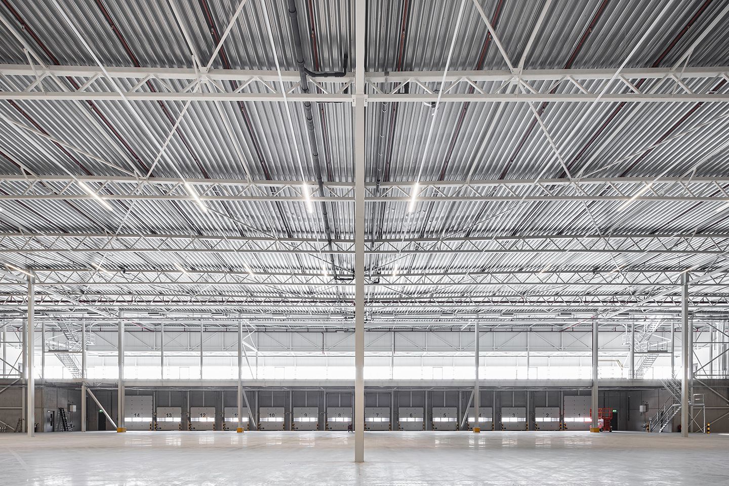 View photo 5 of Celsiusweg 16