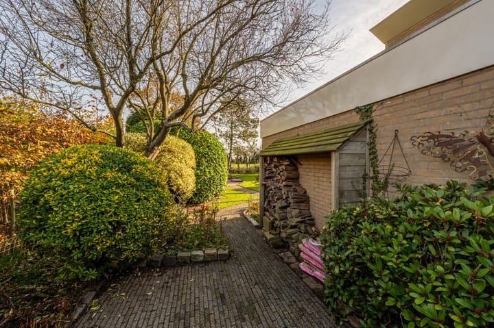 Photo 33 of Prins Willem Alexanderln 48