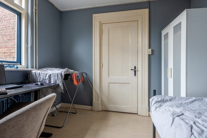 Photo 15 of Zeestraat 40