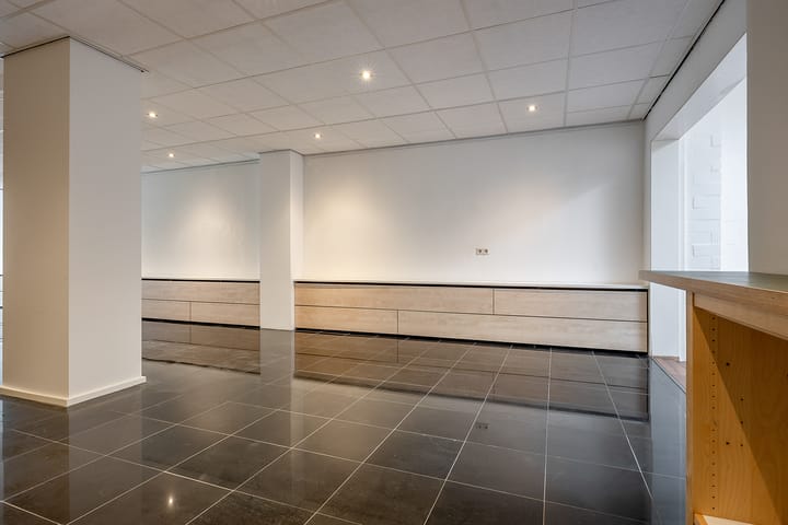 Photo 36 of Zeestraat 40