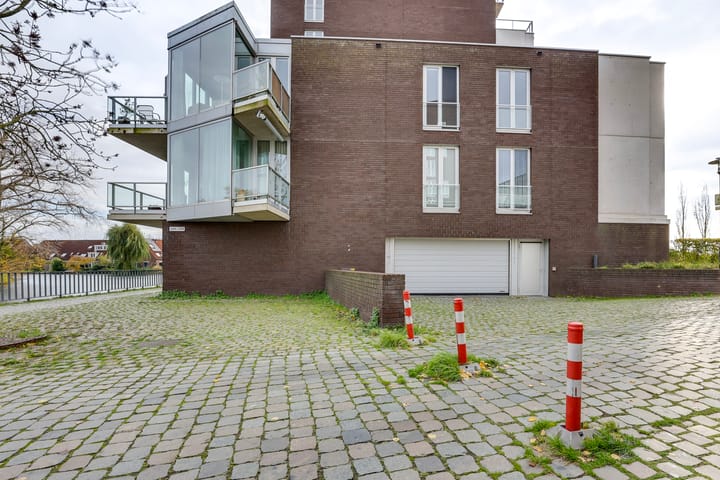 Photo 41 of Pothoofd 359