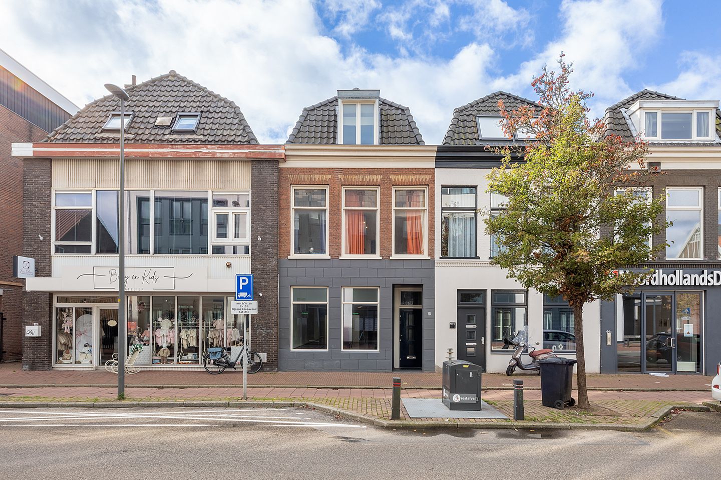 View photo 3 of Zeestraat 40