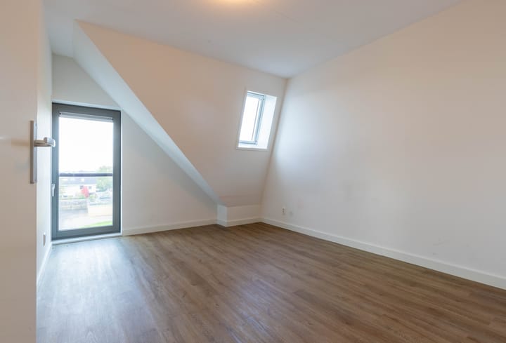 Photo 14 of Leliestraat 13-B