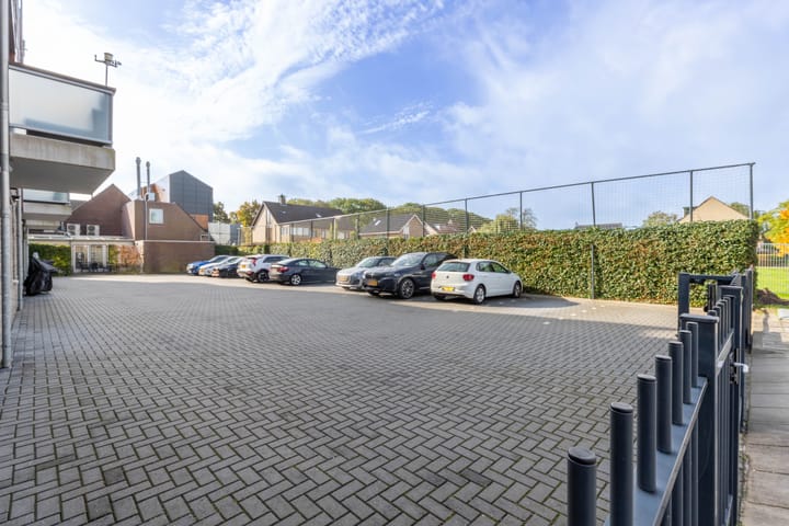 Photo 21 of Leliestraat 13-B