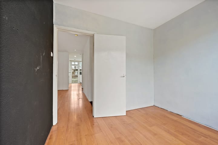 Photo 8 of Stuyvesantstraat 125