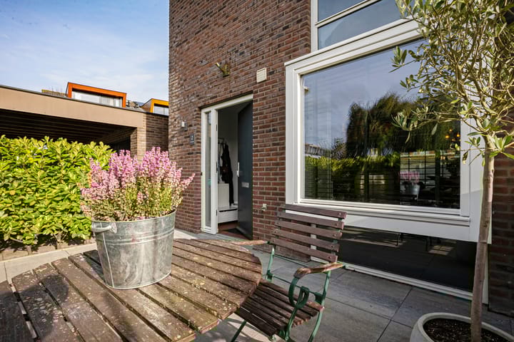 Photo 4 of Kruiswortel 2