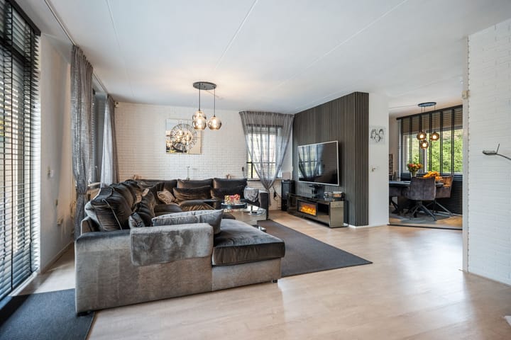 Photo 2 of Menkemaheerd 1