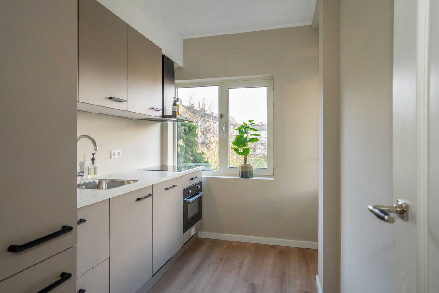 Foto 19 van Minister Aalberselaan 124