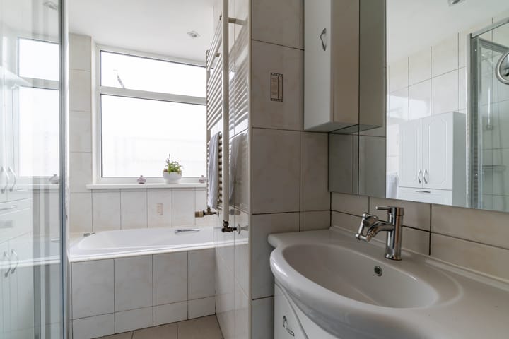 Foto 15 van Pluvierstraat 323