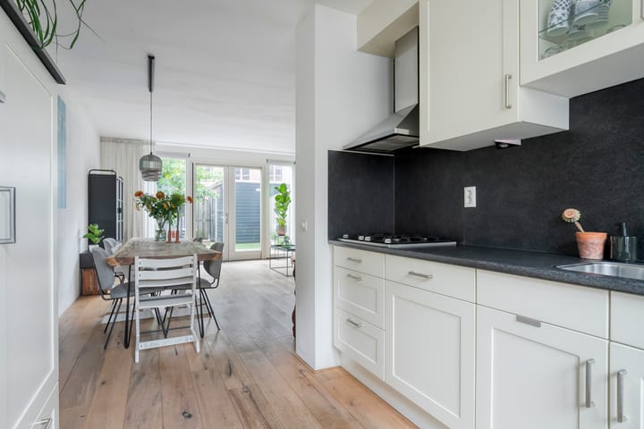 Photo 11 of Gelderse Roos 8