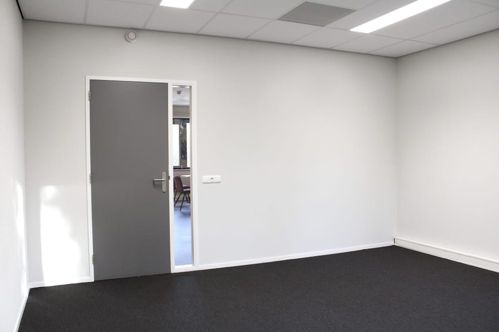 View photo 2 of Keulenstraat 1