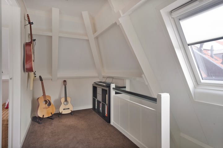 Photo 18 of Faurestraat 22