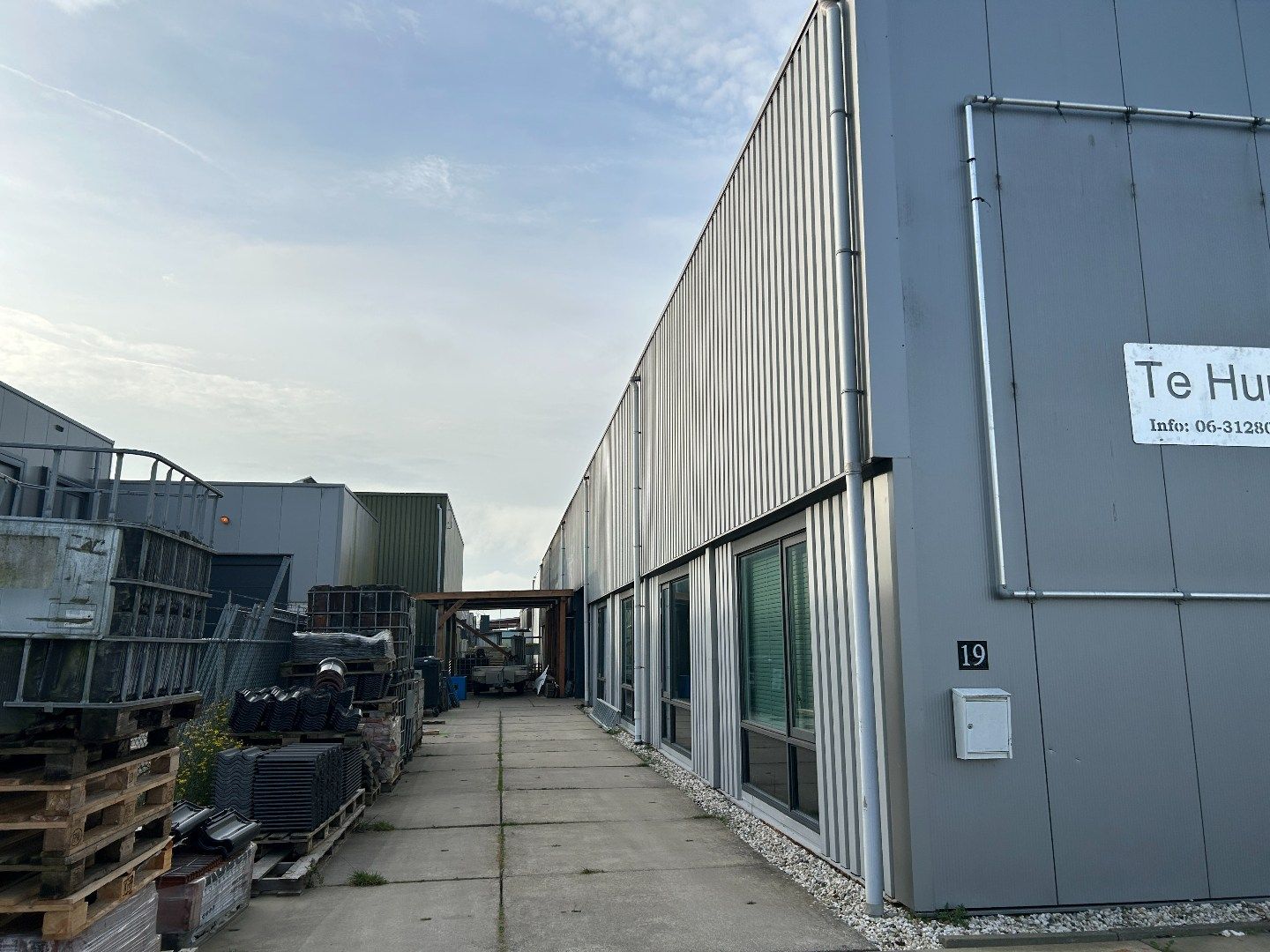 Bekijk foto 2 van Zuiderwijzend 21