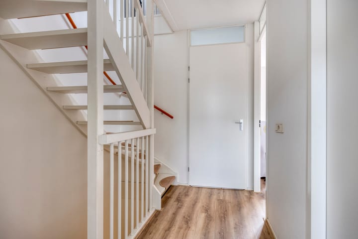 Foto 11 van Esdoornlaan 3