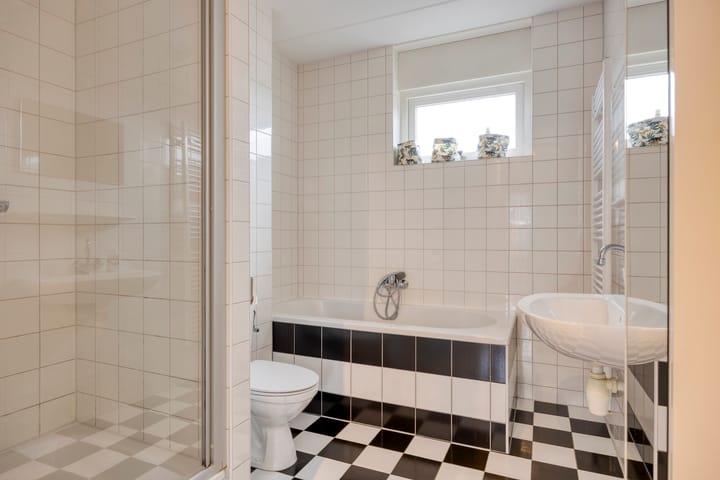 Foto 14 van Esdoornlaan 3